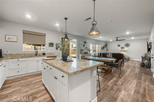 Detail Gallery Image 15 of 58 For 4975 Oak Moss, Fontana,  CA 92336 - 4 Beds | 3 Baths