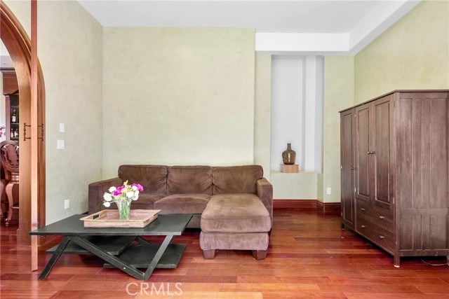 4141 Cambridge Road, La Canada Flintridge CA: https://media.crmls.org/medias/2b2fe540-2110-4830-99c3-3e87899f7d81.jpg