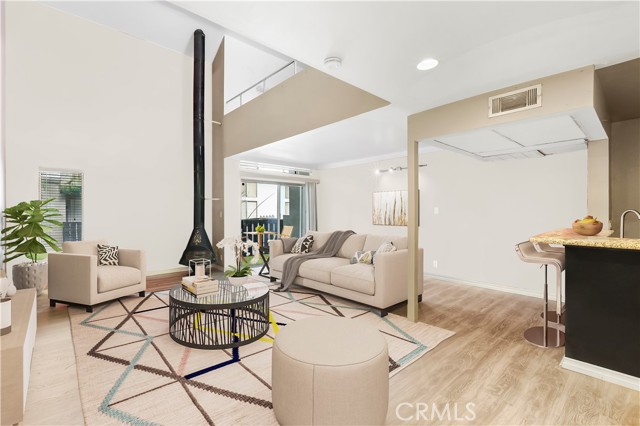 Detail Gallery Image 6 of 18 For 18645 Hatteras, Tarzana,  CA 91356 - 1 Beds | 1 Baths