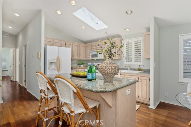 Detail Gallery Image 12 of 41 For 30802 Coast #K51,  Laguna Beach,  CA 92651 - 2 Beds | 2 Baths