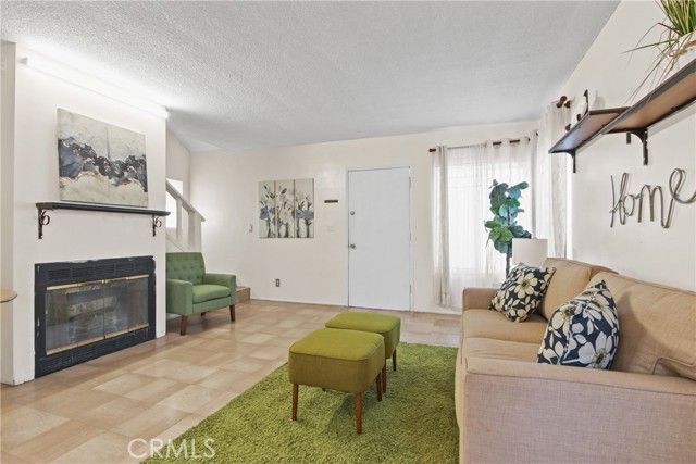 14906 Grevillea Avenue, Lawndale CA: https://media.crmls.org/medias/2b30ff22-5387-47d2-ae34-62d2cc352061.jpg