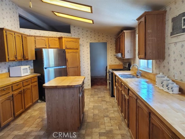 Wonderful Country kitchen....