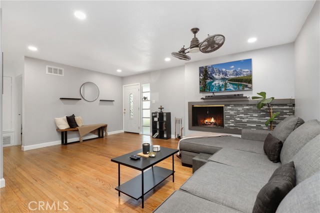 Detail Gallery Image 5 of 21 For 13708 El Espejo Rd, La Mirada,  CA 90638 - 3 Beds | 2 Baths