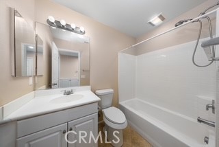 https://media.crmls.org/medias/2b328783-7c79-4ae2-a486-cc235413c62e.jpg?preset=X-Large