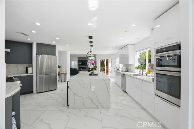 Detail Gallery Image 12 of 56 For 7600 Southby, West Hills,  CA 91304 - 5 Beds | 5 Baths