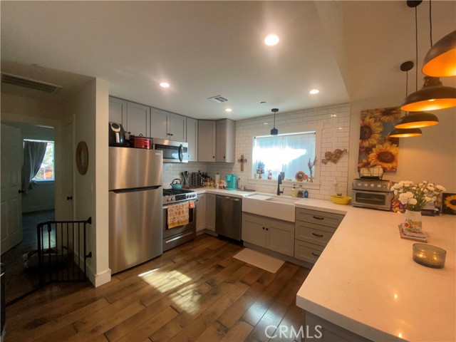 Detail Gallery Image 7 of 9 For 1056 Willow, Big Bear City,  CA 92314 - 2 Beds | 1 Baths