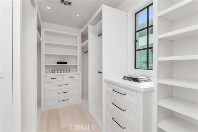 2209 Bayside Drive, Corona del Mar CA: https://media.crmls.org/medias/2b336963-5548-4fe6-90e4-786f1ee201a4.jpg