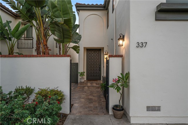 Detail Gallery Image 2 of 55 For 337 Avenida Granada, Long Beach,  CA 90814 - 3 Beds | 2/1 Baths