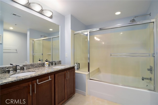 Detail Gallery Image 10 of 27 For 21301 Erwin St #526,  Woodland Hills,  CA 91367 - 1 Beds | 1 Baths