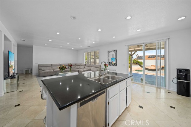 Detail Gallery Image 9 of 23 For 7501 W Avenue L11, Lancaster,  CA 93536 - 5 Beds | 3 Baths