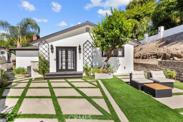 5201 Sale Avenue, Woodland Hills CA: https://media.crmls.org/medias/2b3489e9-0286-4f45-a18b-39c39733c98c.jpg