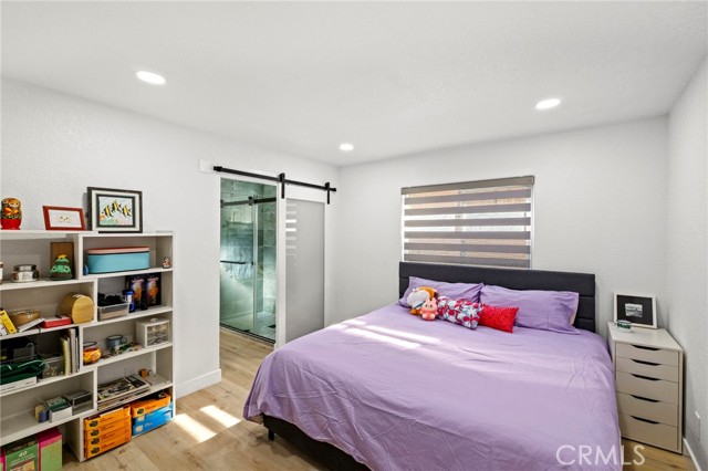 Detail Gallery Image 19 of 67 For 22731 Canyon Lake Dr, Canyon Lake,  CA 92587 - 4 Beds | 4 Baths