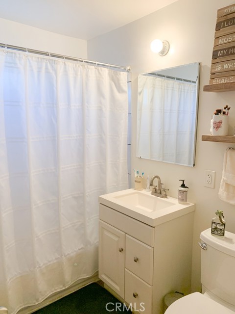 11835 Gale Ave, Hawthorne CA: https://media.crmls.org/medias/2b34fdba-d658-49f9-a4bc-66f8e54b0f6f.jpg