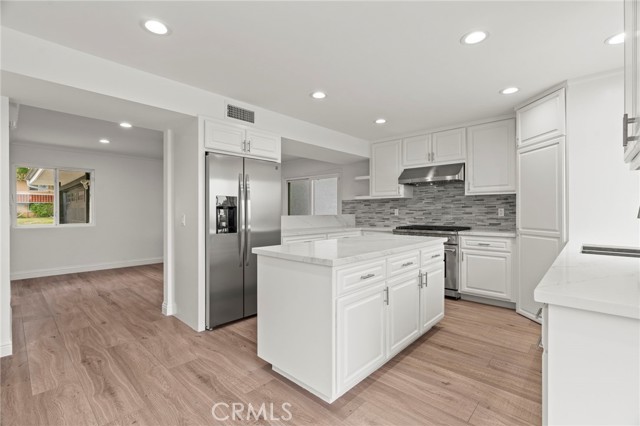 Detail Gallery Image 10 of 55 For 6216 Ellenview Ave, West Hills,  CA 91307 - 5 Beds | 2/1 Baths