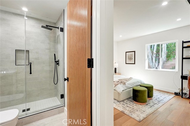 Detail Gallery Image 12 of 49 For 6852 6854 Atoll Avenue, North Hollywood,  CA 91605 - 4 Beds | 4 Baths