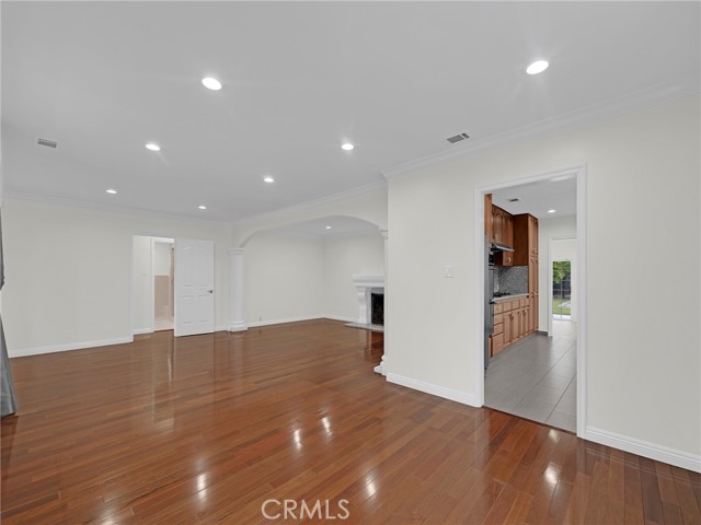 Detail Gallery Image 9 of 28 For 6249 Beeman Ave, North Hollywood,  CA 91606 - 3 Beds | 2 Baths