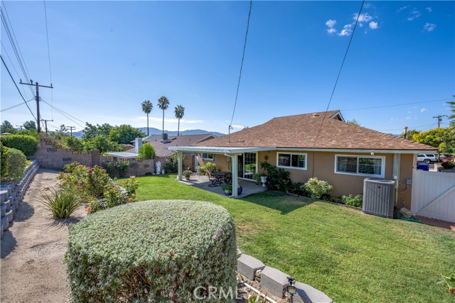 Detail Gallery Image 32 of 33 For 27812 Rosamond Dr, Canyon Country,  CA 91351 - 5 Beds | 2 Baths