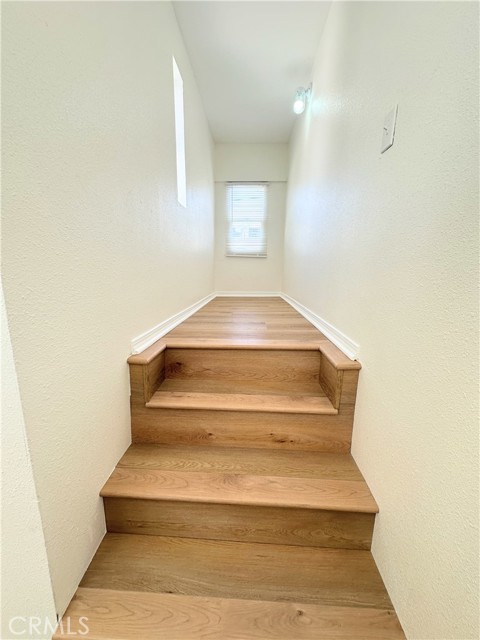 1528 N Alexandria Avenue, Los Angeles CA: https://media.crmls.org/medias/2b38de7c-e3a9-4b9c-a4e2-eca7475fa39b.jpg