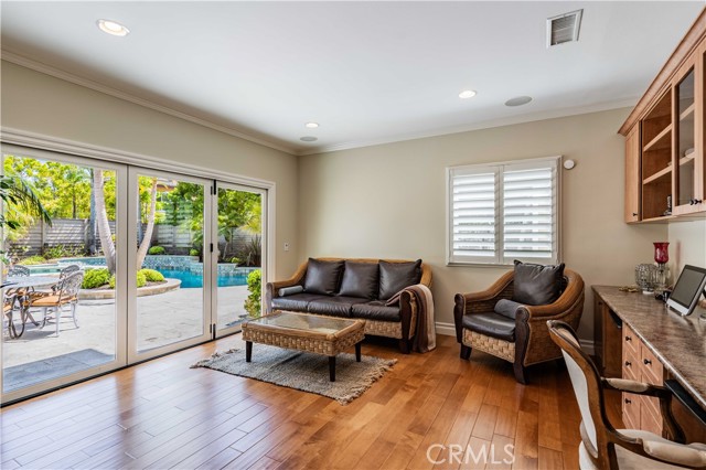 6561 Horseshoe Lane, Huntington Beach CA: https://media.crmls.org/medias/2b394fd7-a50b-498e-8ced-60cd57a0c05c.jpg