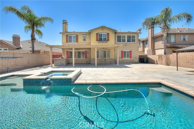 12790 Golden Leaf Drive, Rancho Cucamonga CA: https://media.crmls.org/medias/2b3977b7-7bcf-423c-b0b7-e8c0d438651f.jpg