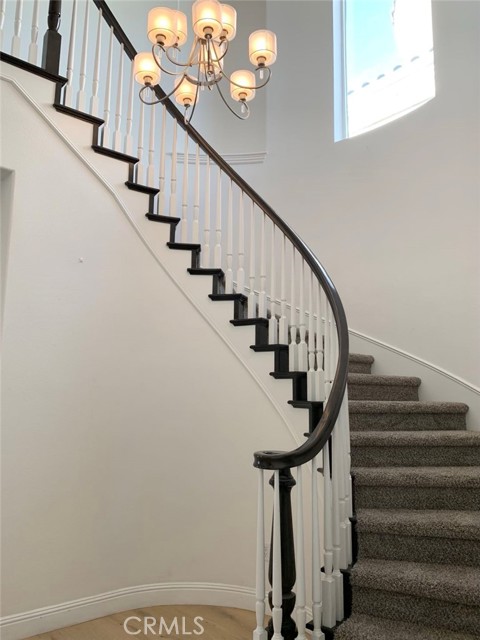 Detail Gallery Image 4 of 23 For 20409 W Esmerelda Ln, Porter Ranch,  CA 91326 - 4 Beds | 4/1 Baths