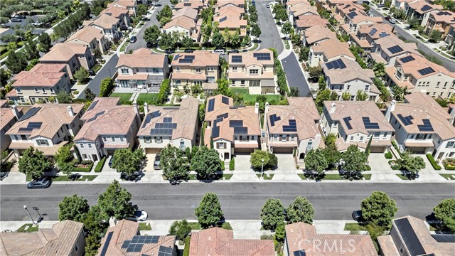 79 Rossmore, Irvine CA: https://media.crmls.org/medias/2b3a3e75-a404-482f-a633-10929f85f890.jpg