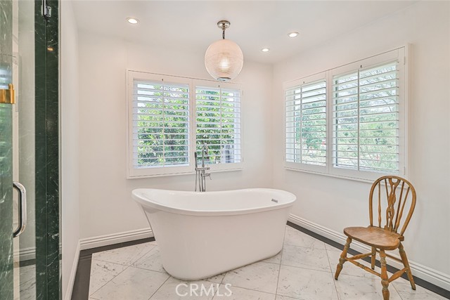 Detail Gallery Image 44 of 74 For 17141 Superior St, Northridge,  CA 91325 - 6 Beds | 4 Baths