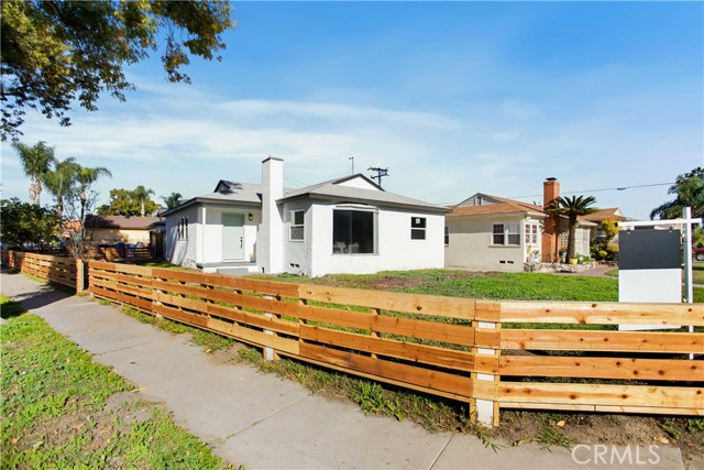 Detail Gallery Image 2 of 27 For 5201 Anahurst, South Gate,  CA 90280 - 3 Beds | 2 Baths