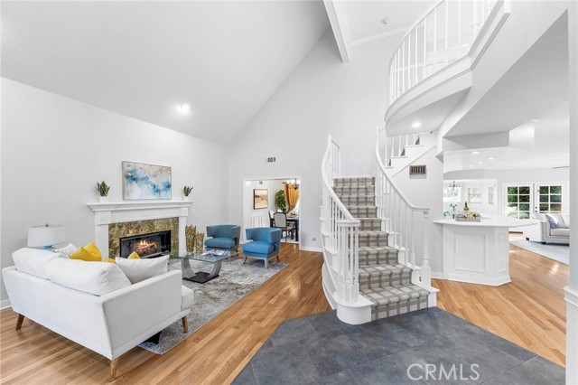 338 Laurel Avenue, Arcadia CA: https://media.crmls.org/medias/2b3b1bfb-d0bf-4f99-a5dd-fffb6c89243e.jpg
