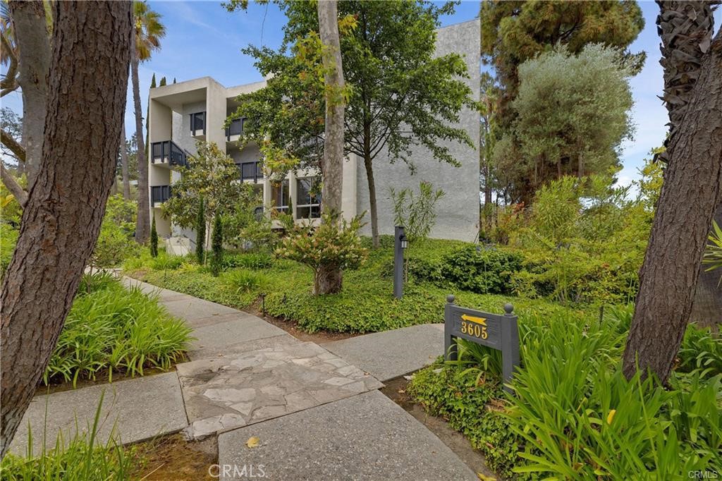 4. 3605 W Hidden Lane #309 Rolling Hills Estates, CA 90274