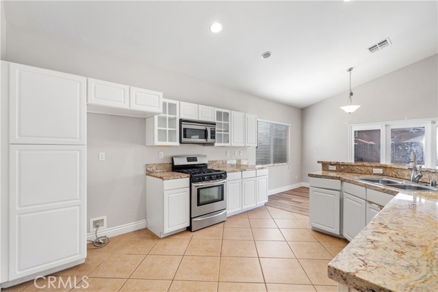 Detail Gallery Image 15 of 27 For 1193 Dadash, Beaumont,  CA 92223 - 4 Beds | 2/1 Baths