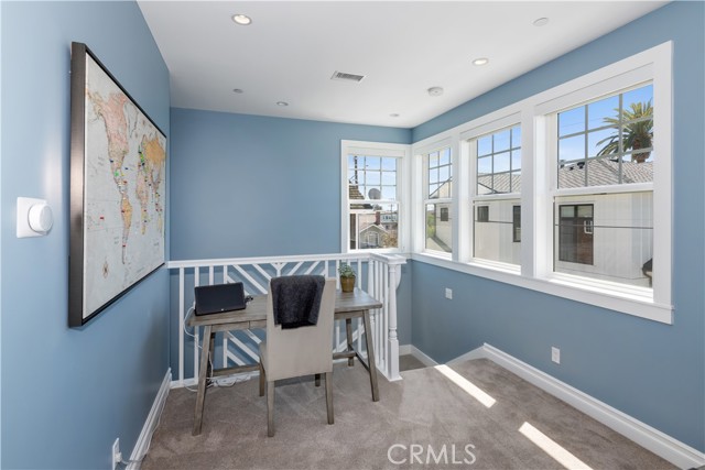 2905 Broad St, Newport Beach CA: https://media.crmls.org/medias/2b3cb5a3-4eda-42c8-8029-a5aa1c1885d2.jpg