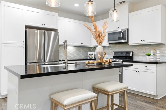 28 Sembrio Street, Rancho Mission Viejo CA: https://media.crmls.org/medias/2b3d5c79-ae17-422c-a79e-b425860c803a.jpg