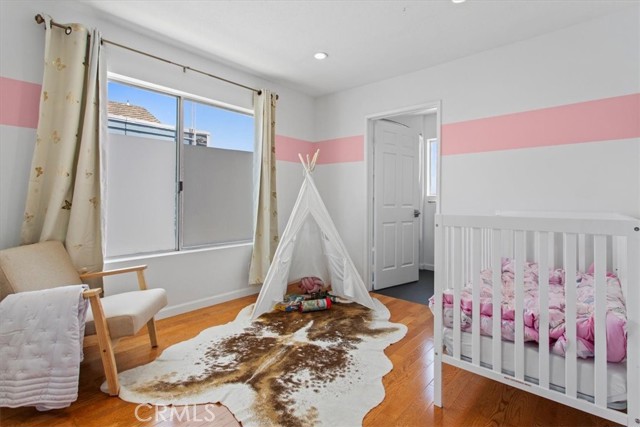 Detail Gallery Image 7 of 10 For 5324 N Kester Ave 12, Sherman Oaks,  CA 91411 - 2 Beds | 2/1 Baths