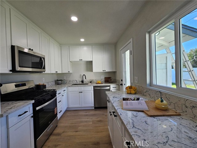 Detail Gallery Image 2 of 5 For 425 S Cliveden Ave, Compton,  CA 90220 - 3 Beds | 1 Baths