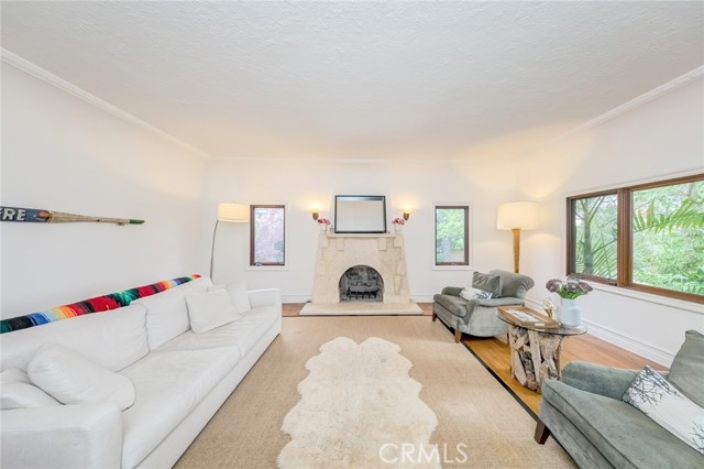 516 Orange Grove Avenue, South Pasadena CA: https://media.crmls.org/medias/2b3e662a-0124-496e-b3b0-b6eafcfab5f1.jpg