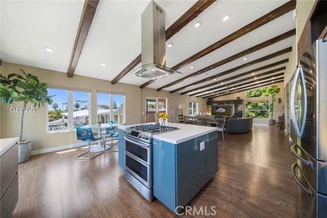 Detail Gallery Image 1 of 30 For 215 Monterey Dr, Laguna Beach,  CA 92651 - 2 Beds | 2/1 Baths