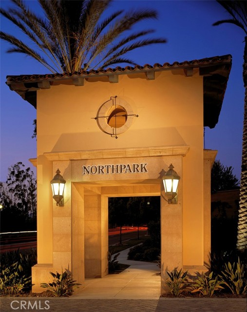17 Crescent City, Irvine CA: https://media.crmls.org/medias/2b3e8aa6-4b85-4474-85c0-5015caf58a0a.jpg