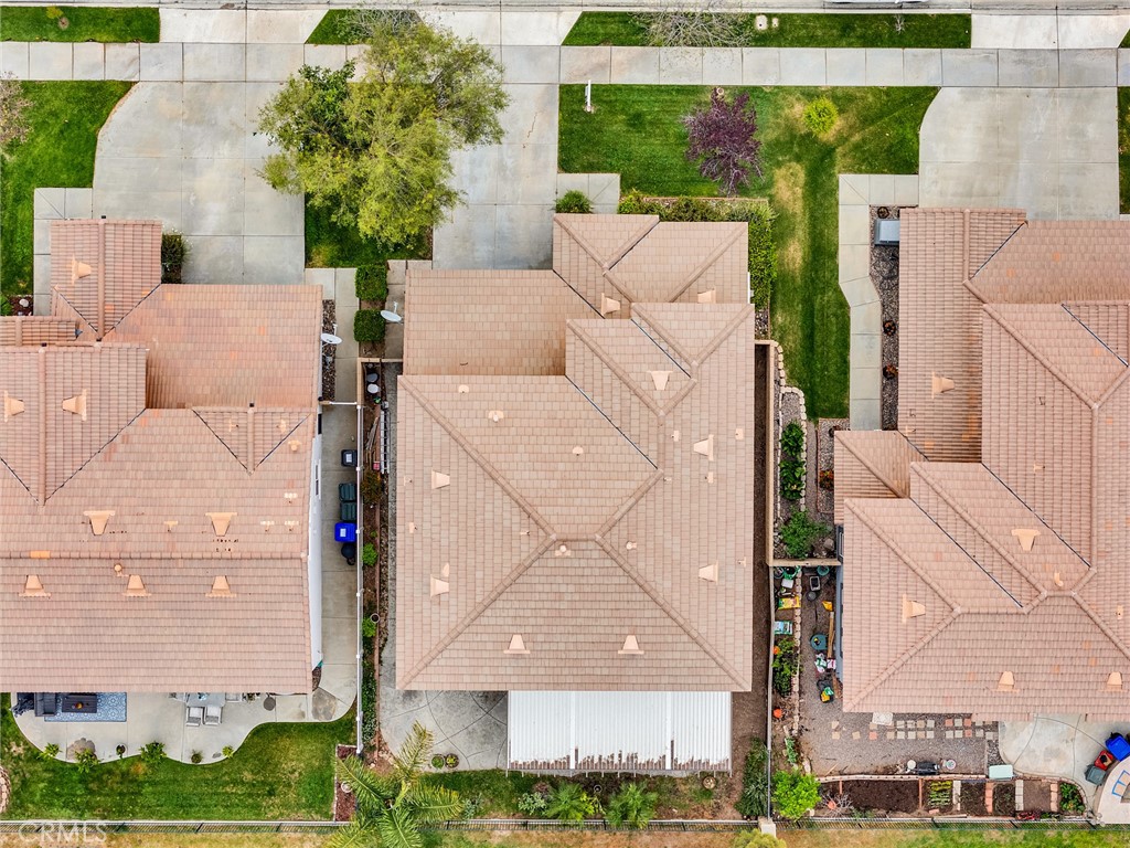 https://media.crmls.org/medias/2b3e9b6a-bcea-47a7-b4cc-d9b3e5a77799.jpg?preset=X-Large