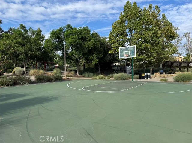135 Violet Bloom, Irvine CA: https://media.crmls.org/medias/2b3f9c73-c0c4-4d82-88b2-8683b4d0dd65.jpg
