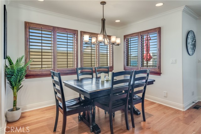 320 24th Place, Manhattan Beach, California 90266, 3 Bedrooms Bedrooms, ,3 BathroomsBathrooms,Residential,Sold,24th,SB21215481