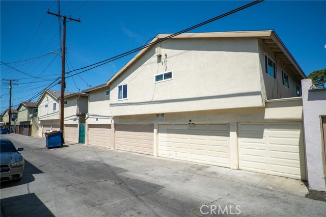 1764 1768 W Juno Avenue, Anaheim CA: https://media.crmls.org/medias/2b4077f5-1dd7-4d66-b441-eacd75d6c45f.jpg