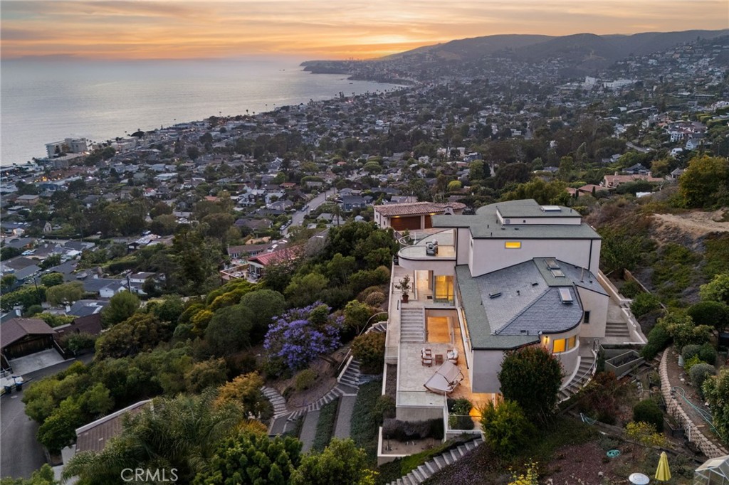 2b40f522 331e 4175 B07c F894ee5375e2