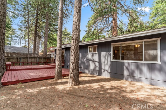 1381 Blackfoot W Trail, Lake Arrowhead CA: https://media.crmls.org/medias/2b417fb1-7389-4ea1-8b55-6e42cdd55323.jpg