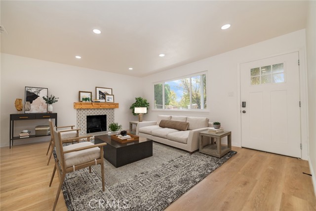 Detail Gallery Image 4 of 26 For 6735 Merito Ave, San Bernardino,  CA 92404 - 4 Beds | 2 Baths