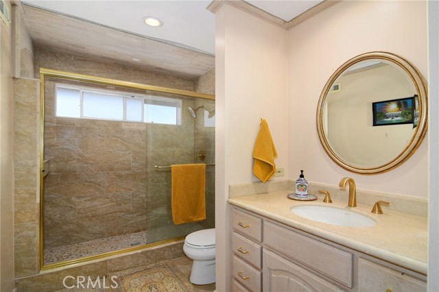 Detail Gallery Image 24 of 61 For 19849 Greenbriar Dr, Tarzana,  CA 91356 - 6 Beds | 4 Baths