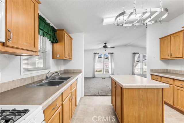 Detail Gallery Image 16 of 43 For 600 S Dennison #109,  Tehachapi,  CA 93561 - 3 Beds | 2 Baths