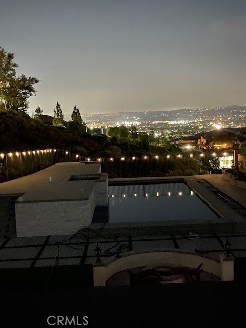 https://media.crmls.org/medias/2b4373f4-3c7b-4ce1-9d70-e8b845beb314.jpg?preset=X-Large