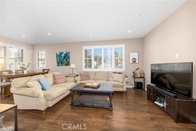 Detail Gallery Image 4 of 29 For 844 Citrus Ct #29,  Claremont,  CA 91711 - 3 Beds | 3 Baths