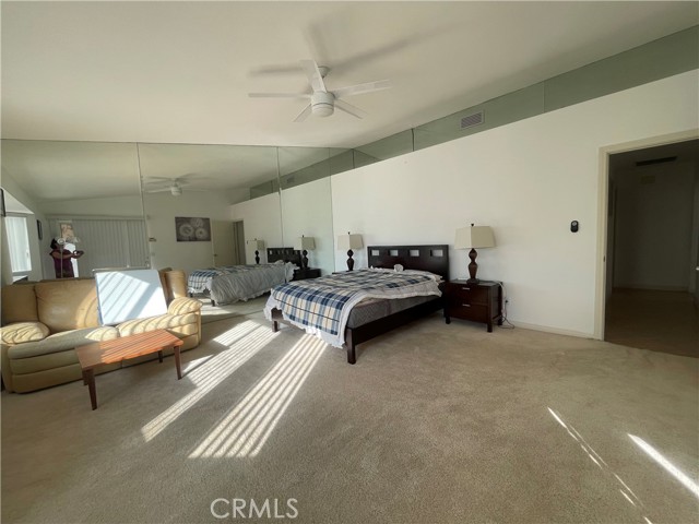8731 Clubhouse Boulevard, Desert Hot Springs CA: https://media.crmls.org/medias/2b43d1d0-236b-4a3d-a31f-01747ef2e25e.jpg